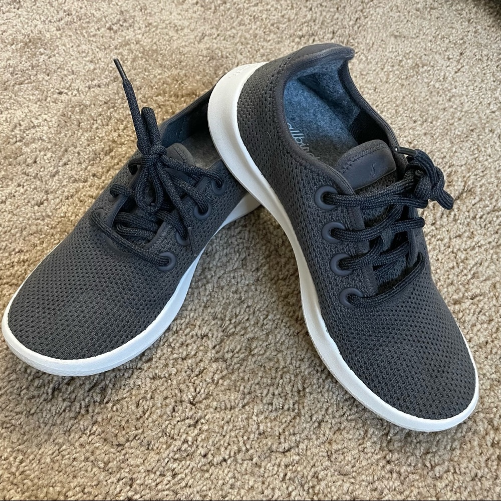 Allbirds tennis shoe